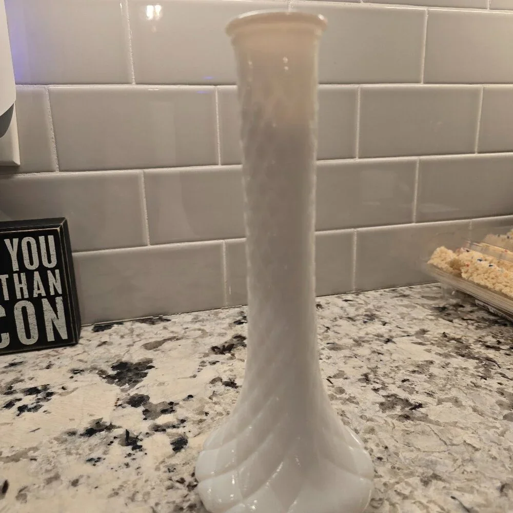 Vintage Hoosier Glass Milk Glass Bud Vase - Diamond Pattern #4092 GUC 9
